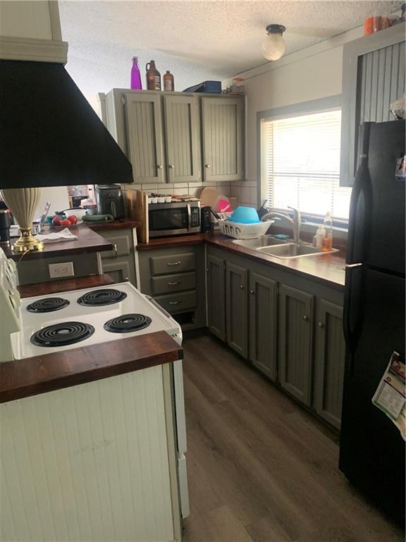 160 Scott Road Property Photo 6