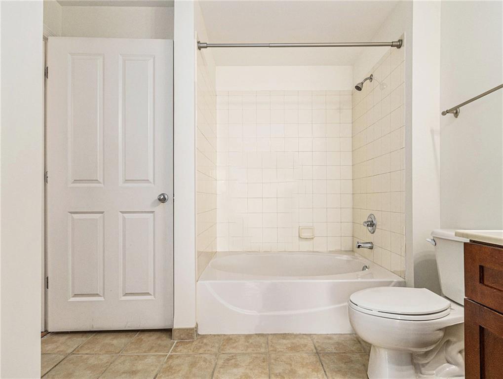230 E Ponce De Leon Avenue Unit 322 Property Photo 25