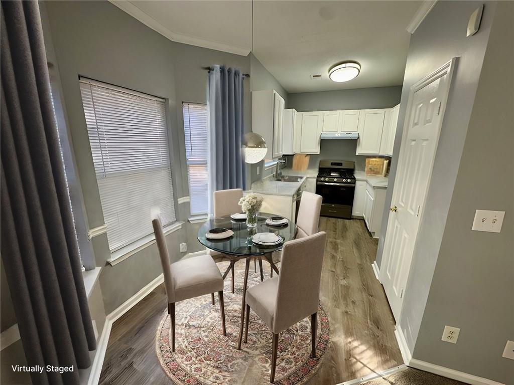 2572 Laurel Circle Property Photo 4