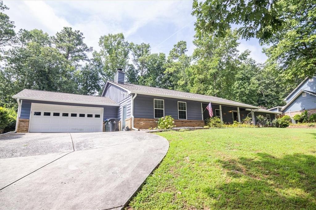 1385 Ridgefield Drive Property Photo 2