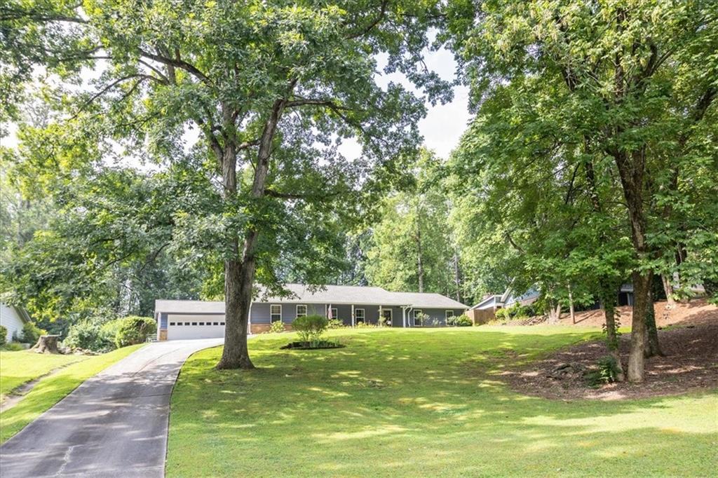 1385 Ridgefield Drive Property Photo 3