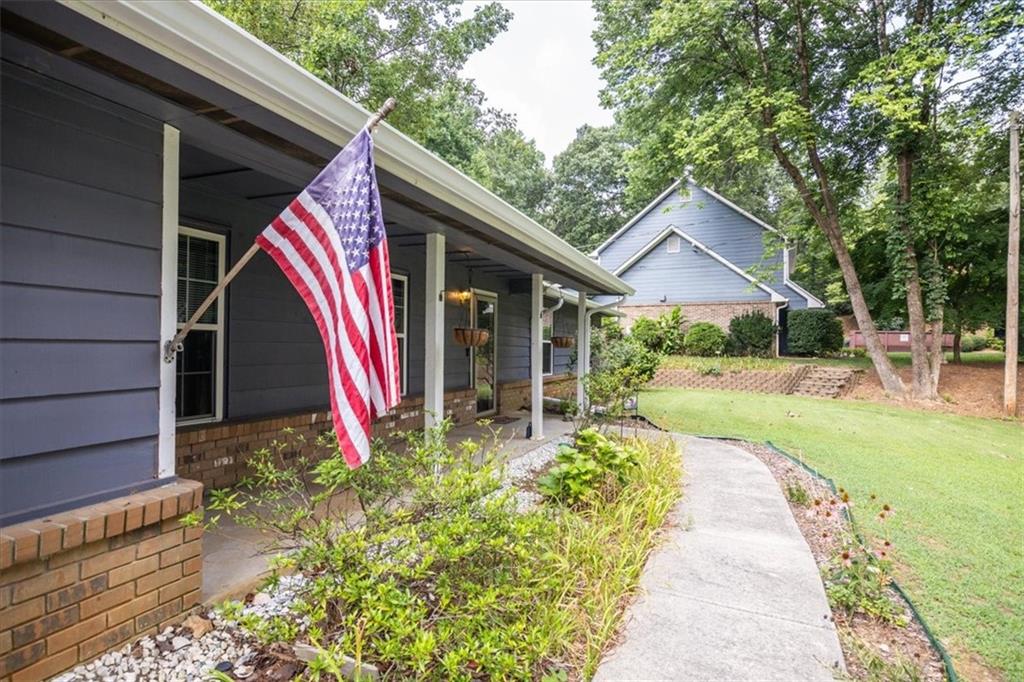 1385 Ridgefield Drive Property Photo 8