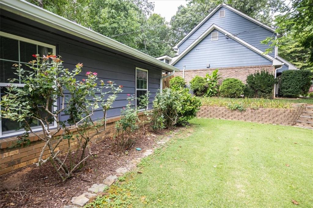 1385 Ridgefield Drive Property Photo 9