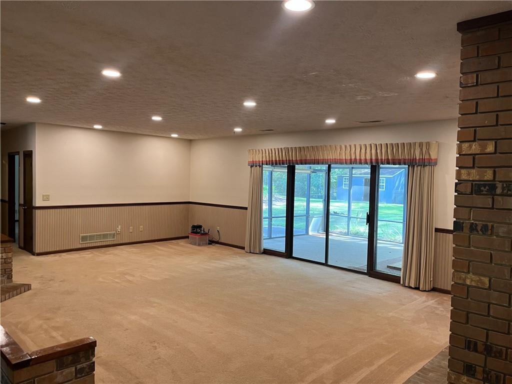 1385 Ridgefield Drive Property Photo 13
