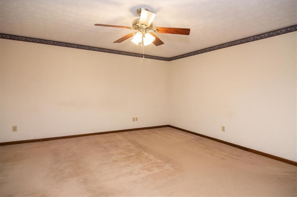 1385 Ridgefield Drive Property Photo 25