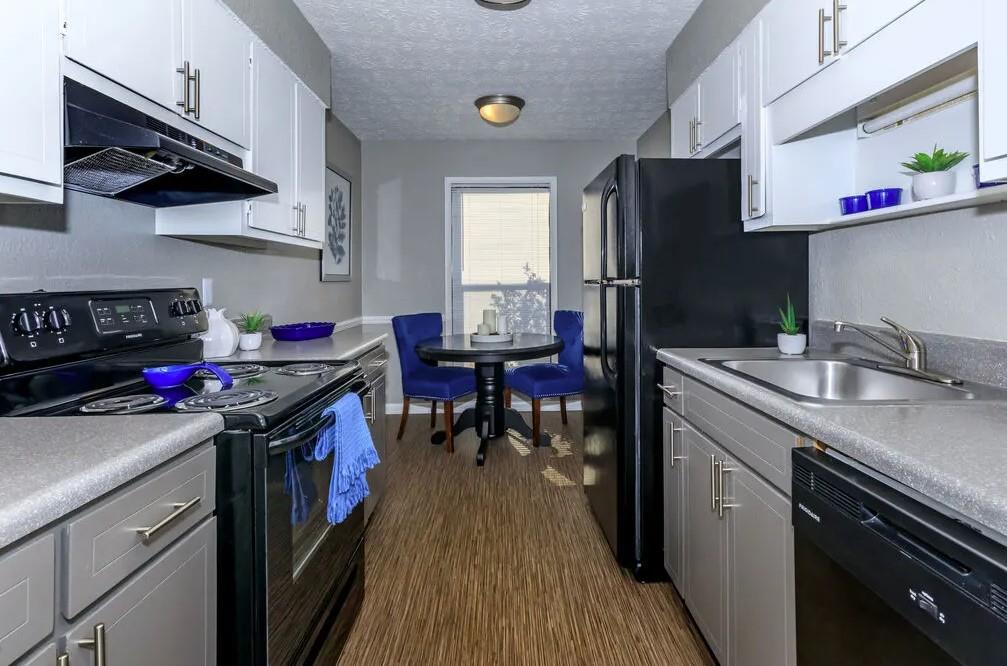 1805 Roswell Road Unit 06B Property Photo 1