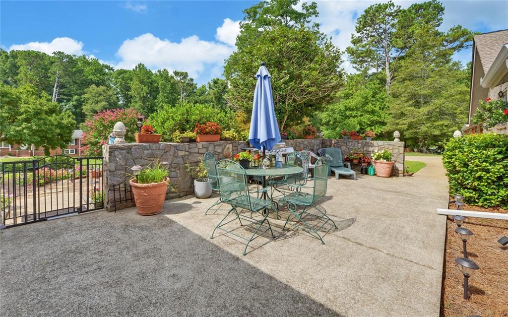 5320 Sherri Drive Property Photo 4