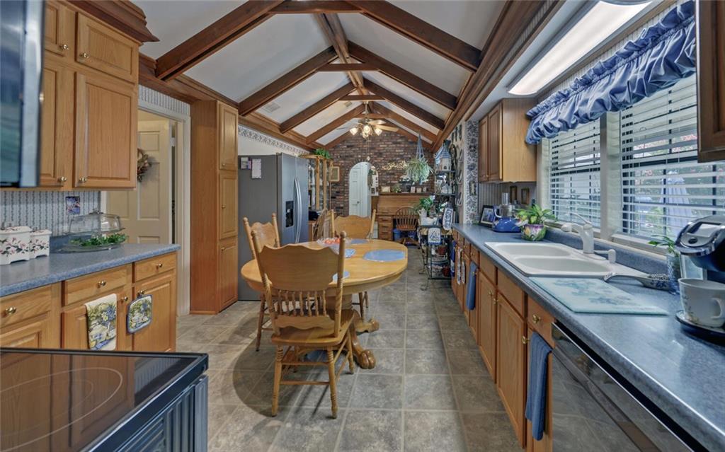 5320 Sherri Drive Property Photo 8
