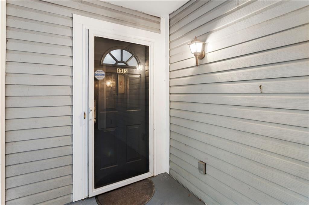4315 Orchard Park Court Property Photo 7