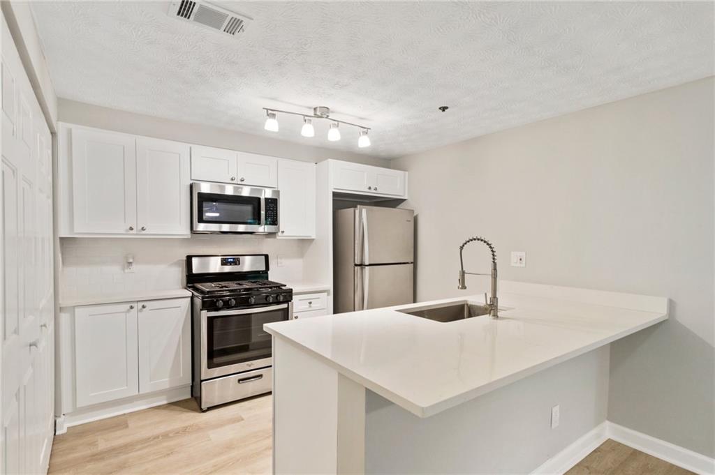 4315 Orchard Park Court Property Photo 15