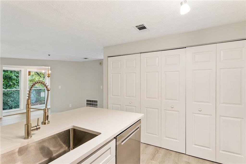 4315 Orchard Park Court Property Photo 20