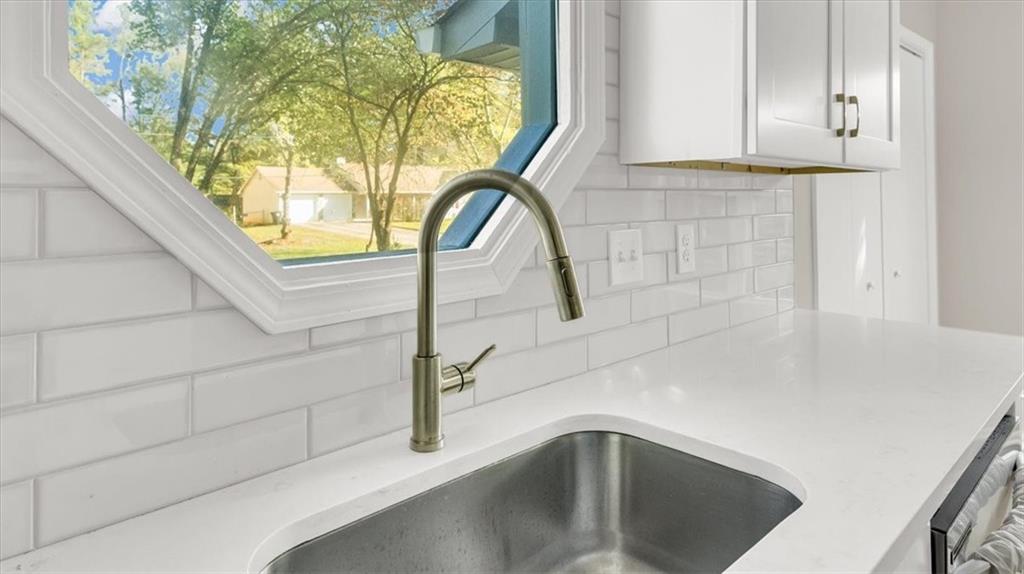 4681 Woodbridge Drive Property Photo 7
