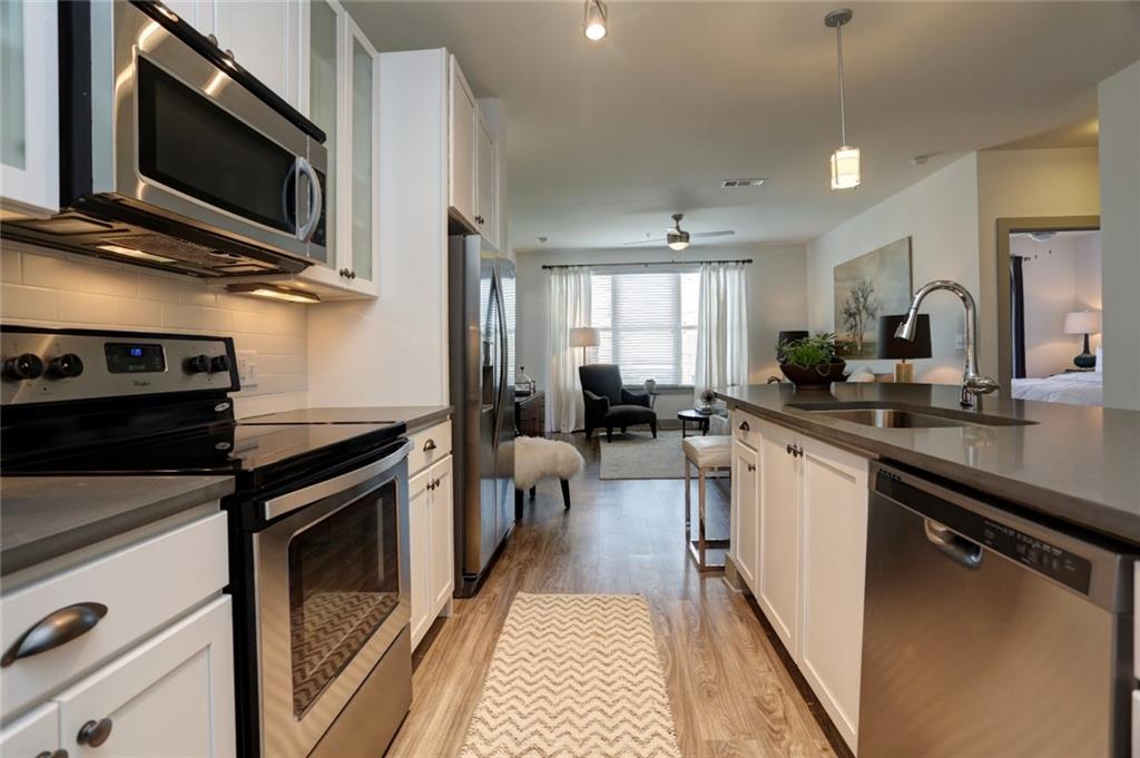 1213 Avalon Boulevard Unit 4203 Property Photo 6