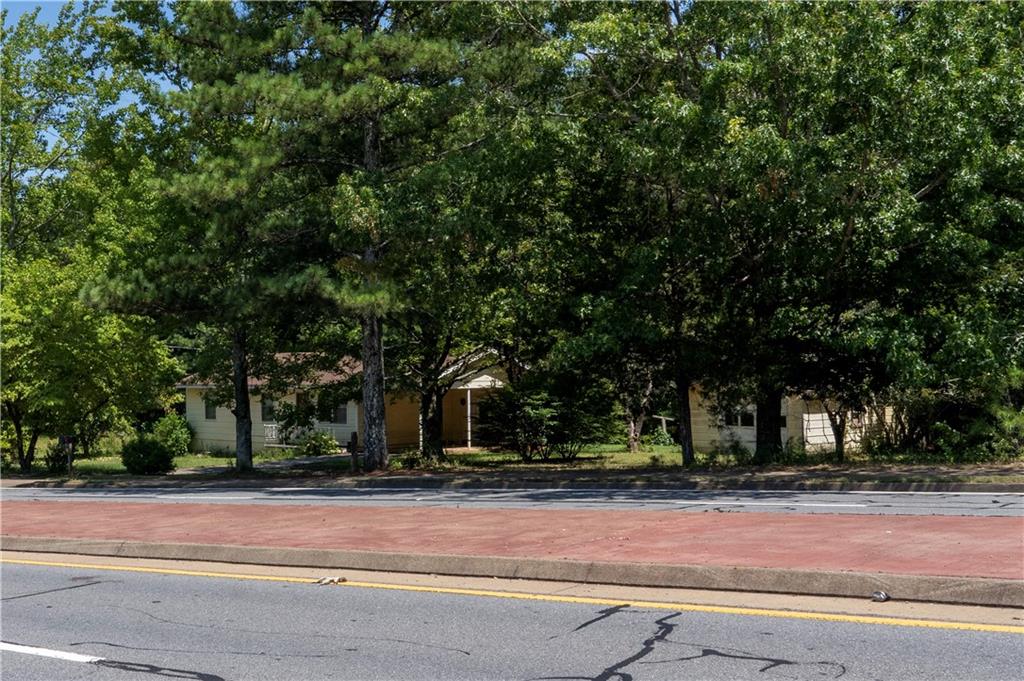 4556 Wade Green Road Nw Property Photo