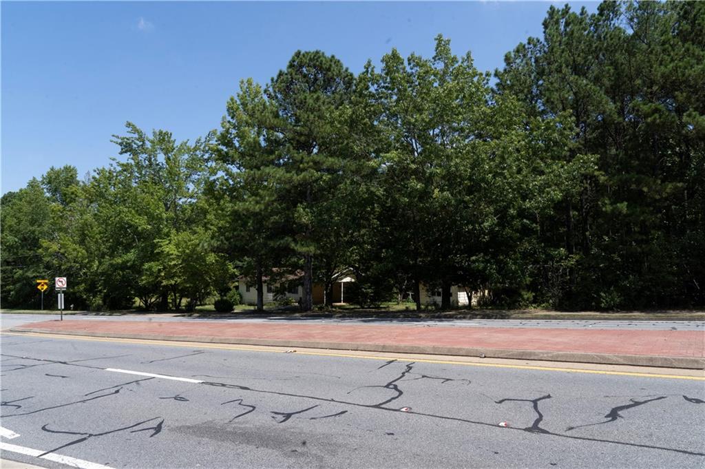 4556 Wade Green Road Nw Property Photo 8