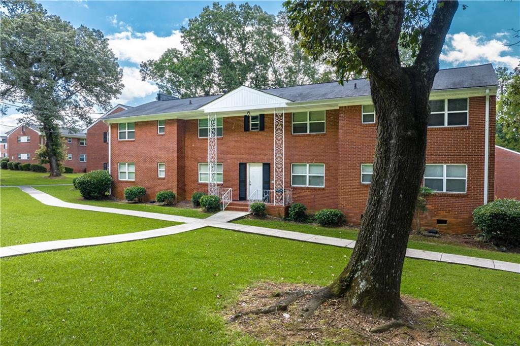 2410 Benjamin E Mays Drive Sw Property Photo 2