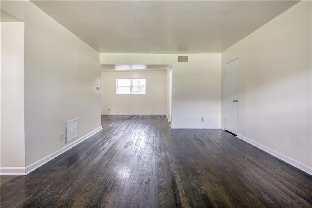 2410 Benjamin E Mays Drive Sw Property Photo 5