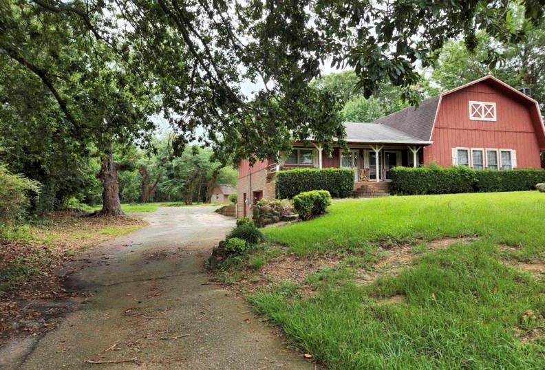 3061 Sandy Plains Road Property Photo 4