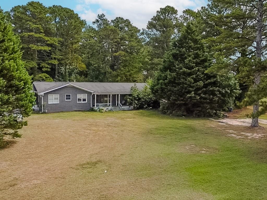 1142 Harbins Road Property Photo 3