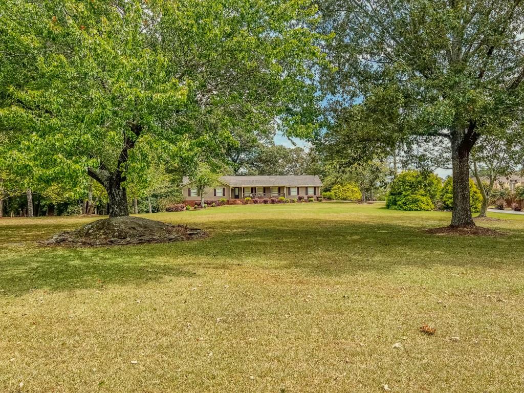 1152 Harbins Road Property Photo 3