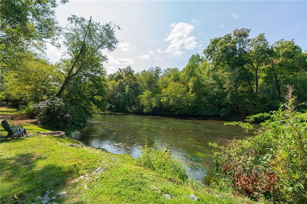 153 Riverview Circle Property Photo 3