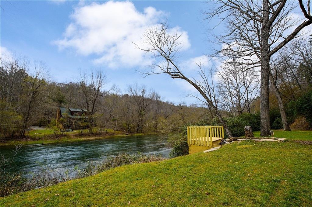 153 Riverview Circle Property Photo 32