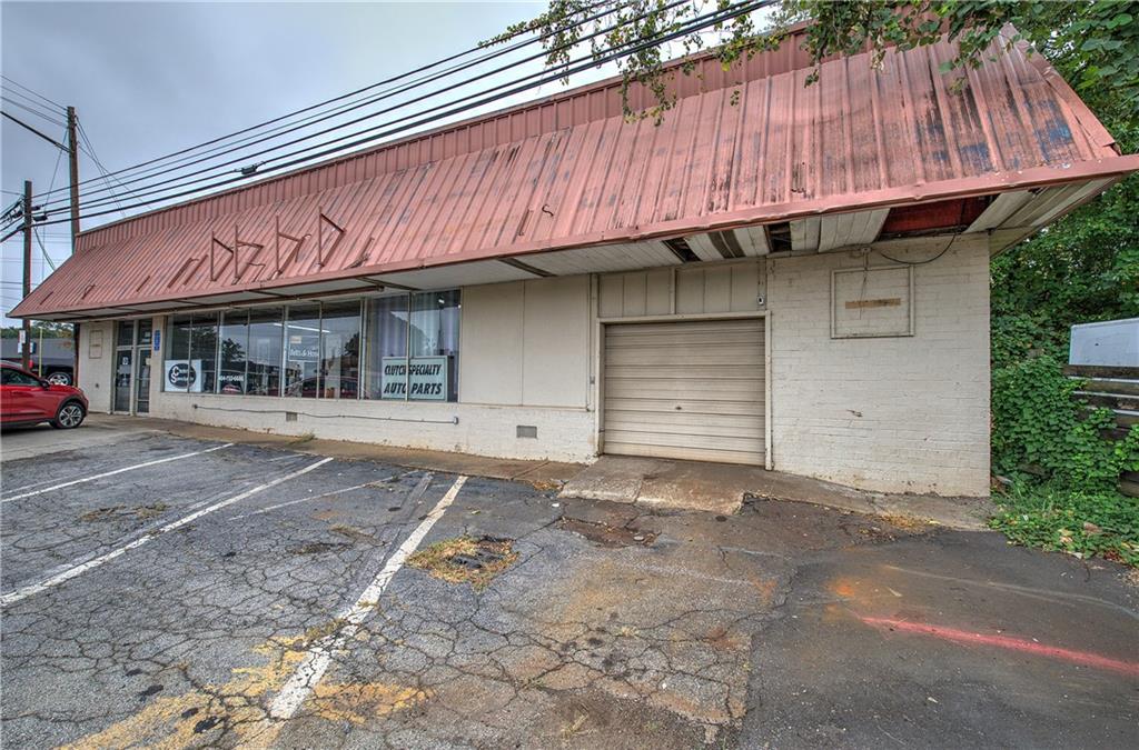 1070 Marietta Road Property Photo 1