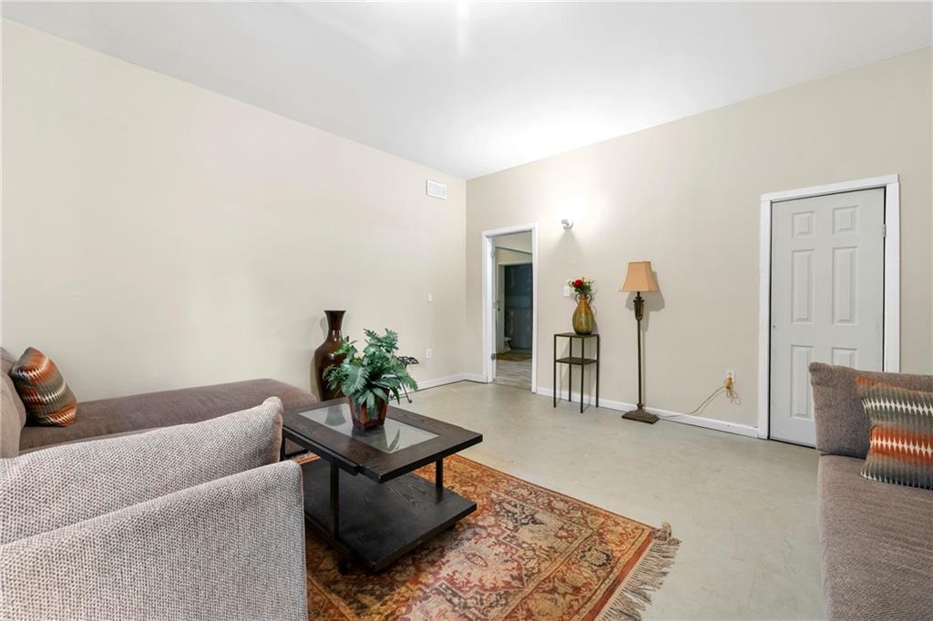 691 Main Street Property Photo 17