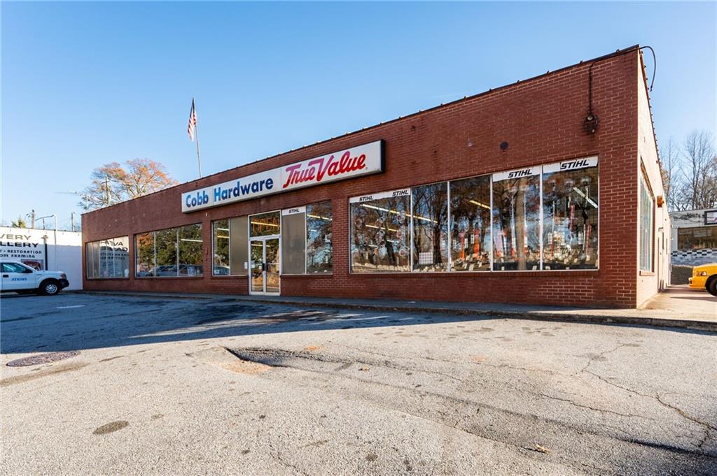 380 Roswell Street Se Property Photo 1