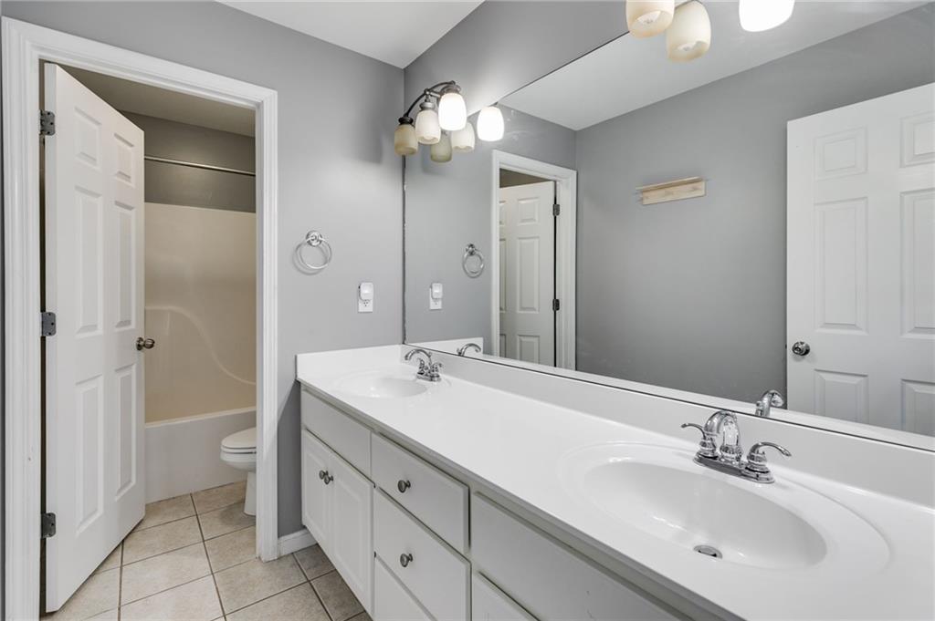 243 Yorkshire Lane Property Photo 32