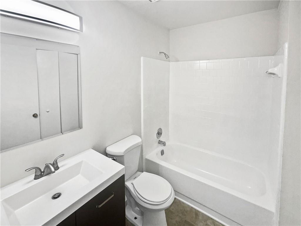 4727 Garden Hills Drive Property Photo 7