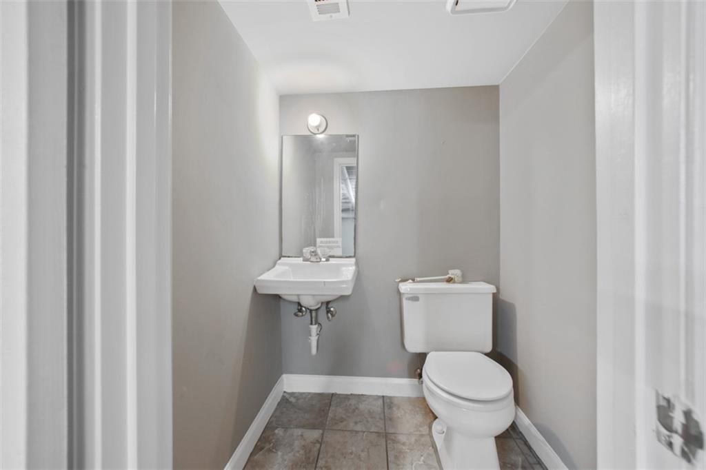 4936 Presidents Way Unit 200-300 Property Photo 14