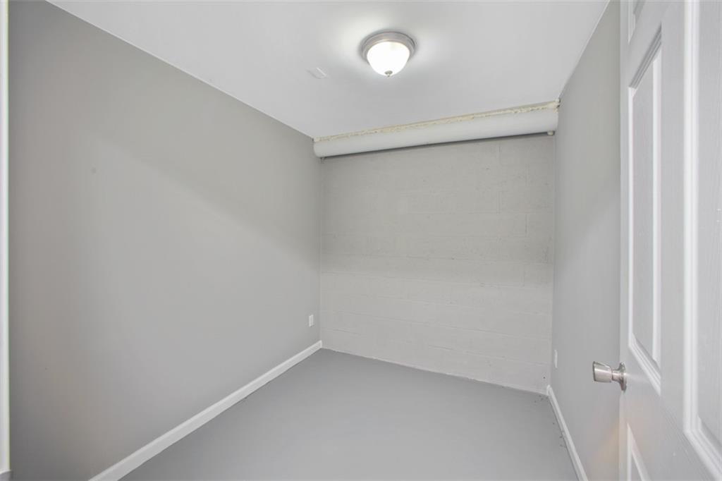 4936 Presidents Way Unit 200-300 Property Photo 16