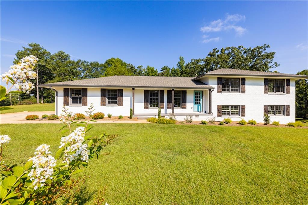 1100 S Green Street Property Photo 1