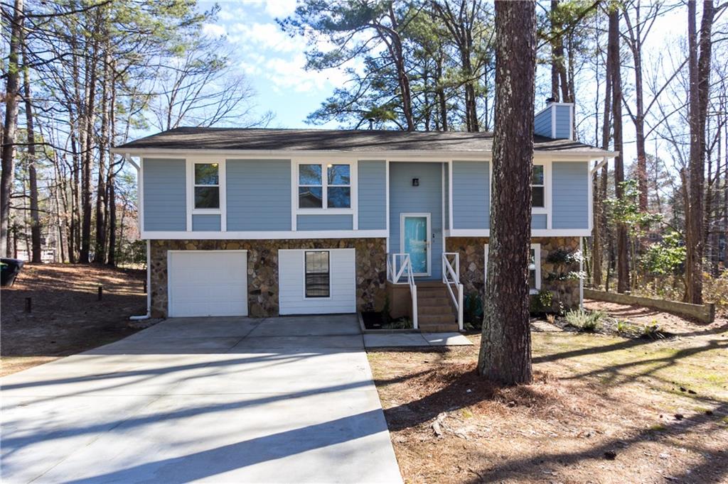 1169 Hillcrest Court Property Photo 1