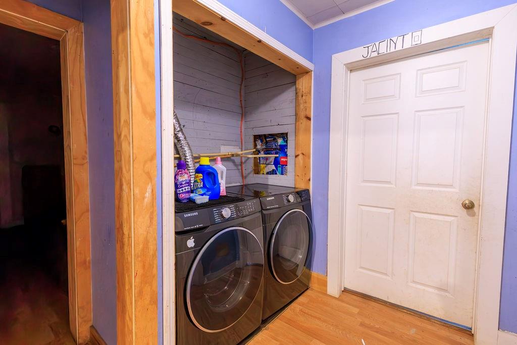 241 E Killian Street Property Photo 5