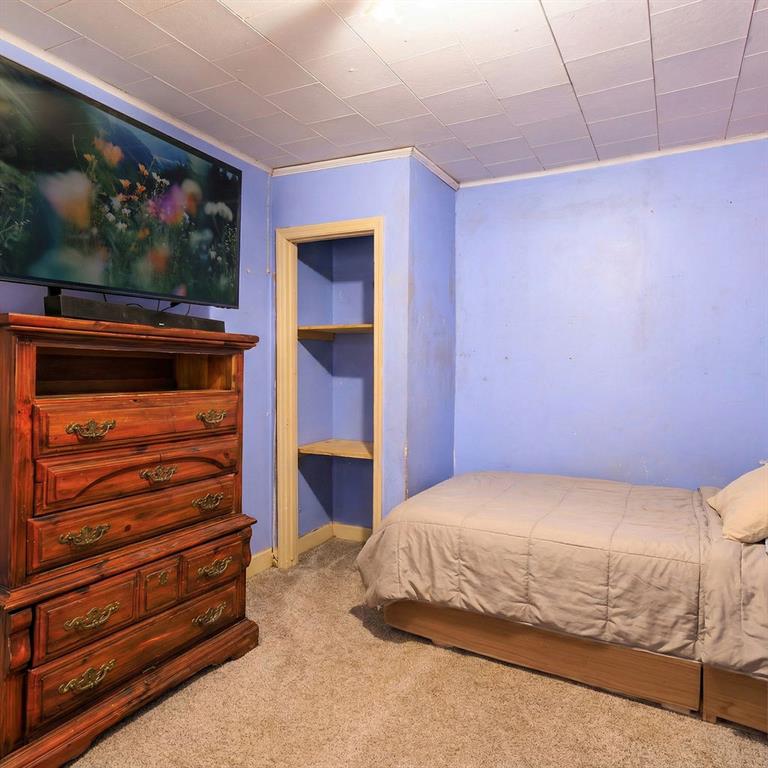 241 E Killian Street Property Photo 9