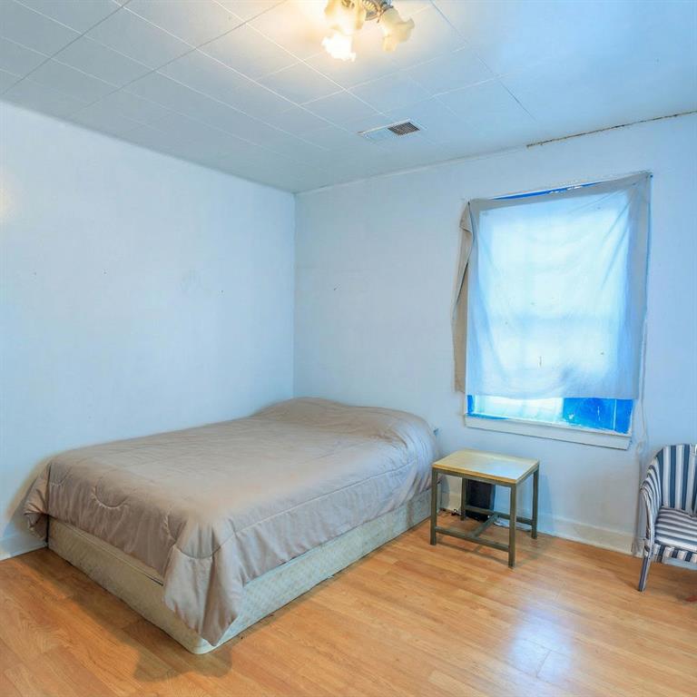 241 E Killian Street Property Photo 12