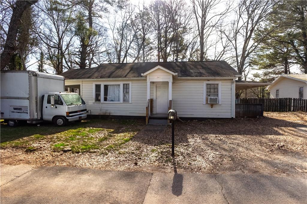 241 E Killian Street Property Photo 15