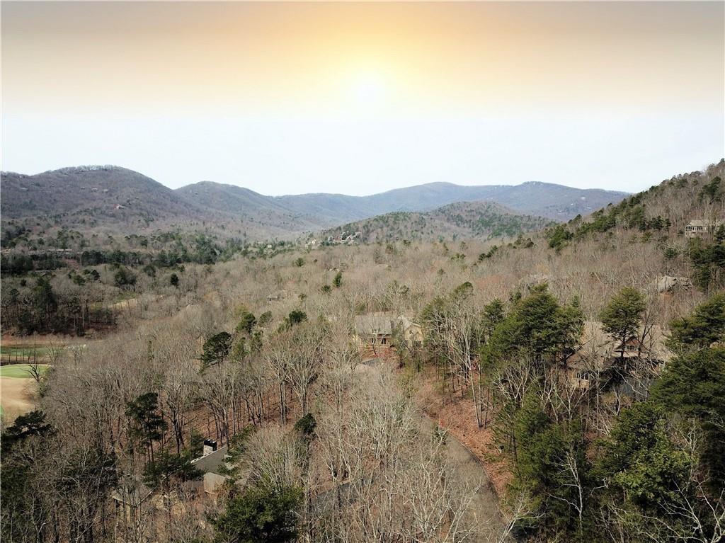 2784 Summit Drive Property Photo 9