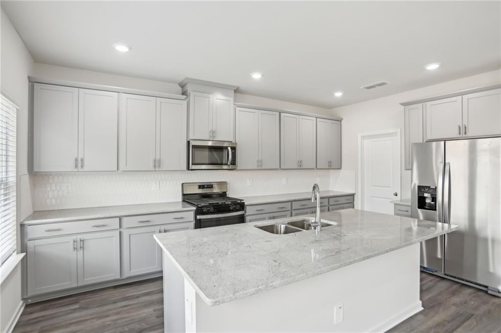 6910 Winchester Place Property Photo 11
