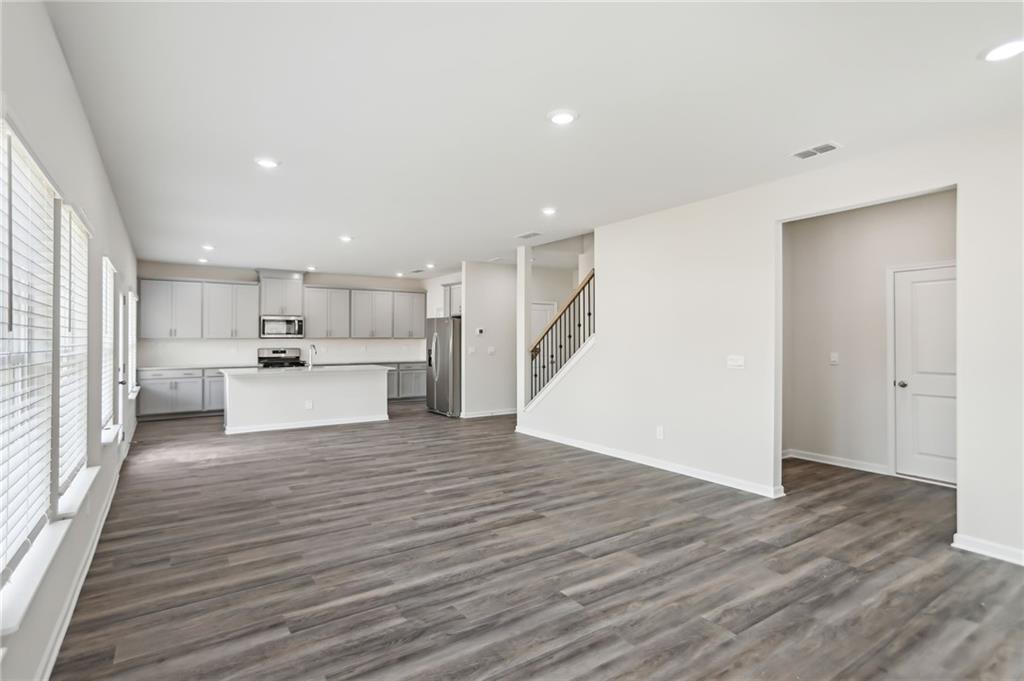 6910 Winchester Place Property Photo 12