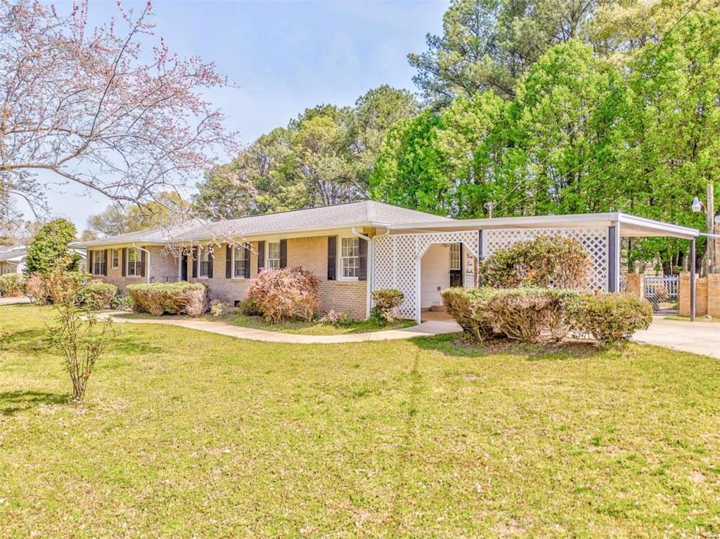800 N College Drive N Property Photo 1