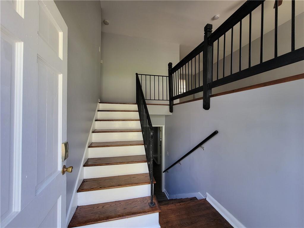 3796 Leesburg Court Sw Property Photo 4