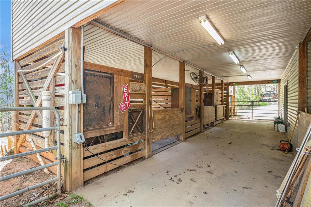 516 Martin Byers Road Property Photo 32