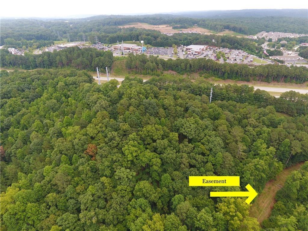 - Bluffs Parkway Property Photo 4