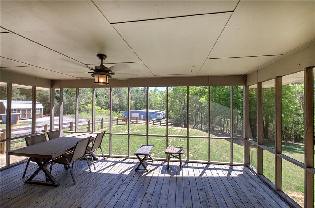 300 Mini Road Se Property Photo 31