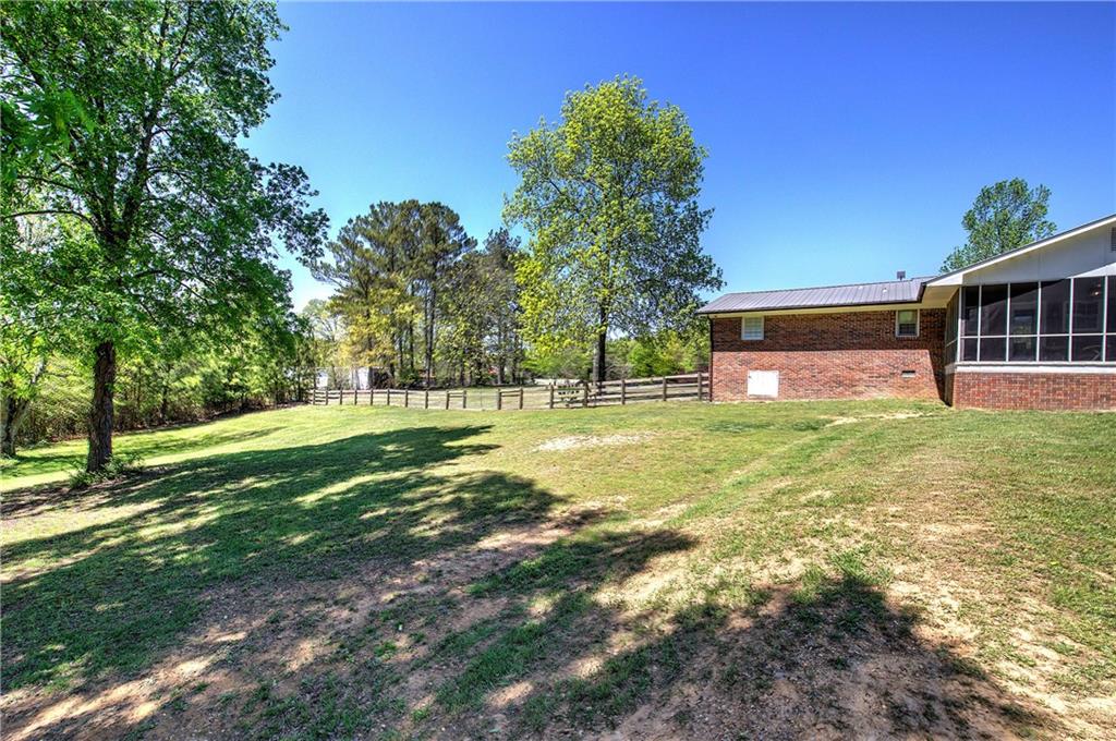 300 Mini Road Se Property Photo 35