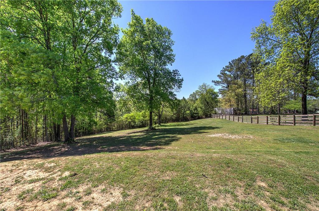 300 Mini Road Se Property Photo 36