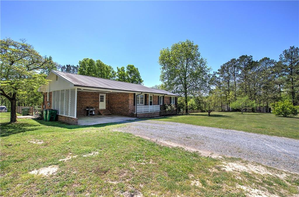 300 Mini Road Se Property Photo 46
